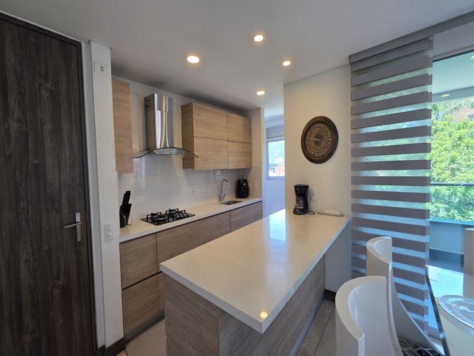 Apartamento de 3 alcobas en venta en El Poblado, Medellín, 130 m² · foto 7 de 24