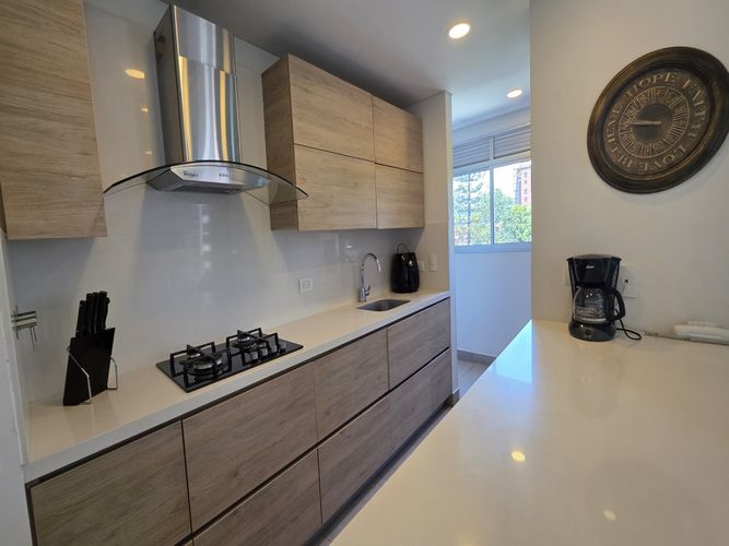 Apartamento de 3 alcobas en venta en El Poblado, Medellín, 130 m² · foto 8 de 24