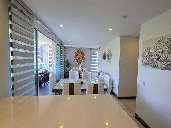 Apartamento de 3 alcobas en venta en El Poblado, Medellín, 130 m² · foto 12 de 24