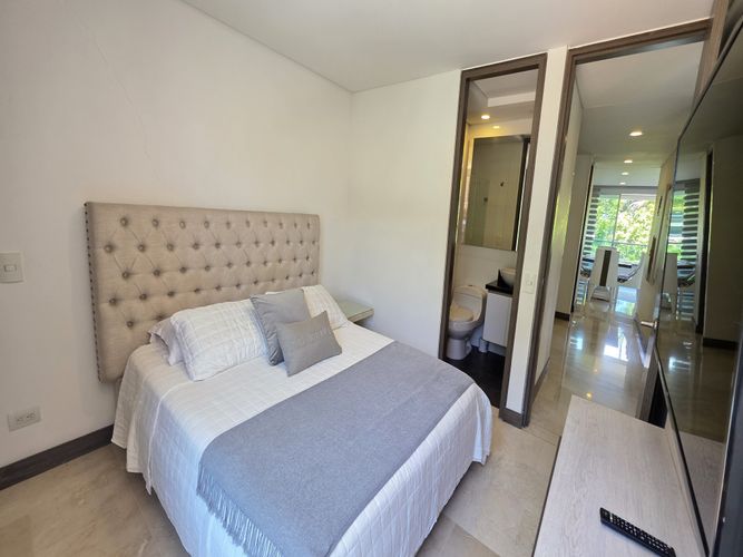 Apartamento de 3 alcobas en venta en El Poblado, Medellín, 130 m² · foto 18 de 24