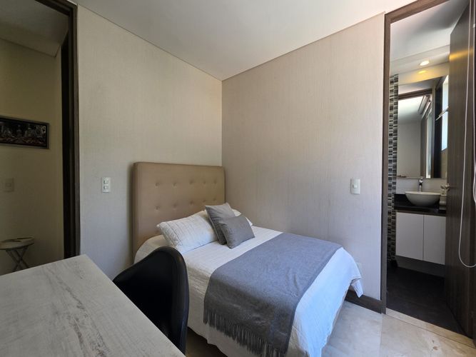 Apartamento de 3 alcobas en venta en El Poblado, Medellín, 130 m² · foto 20 de 24