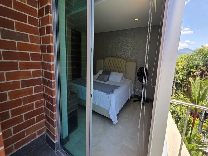 Apartamento de 3 alcobas en venta en El Poblado, Medellín, 130 m² · foto 22 de 24