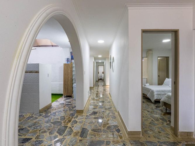 Casa de 5 alcobas en venta en Estadio, Medellín, 197 m² · foto 8 de 24