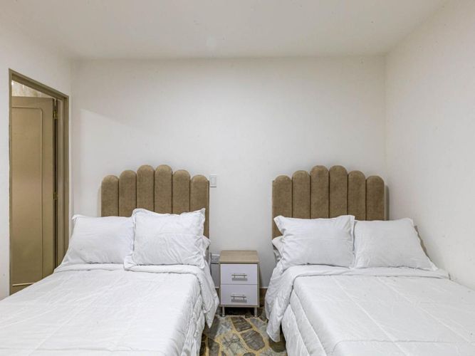 Casa de 5 alcobas en venta en Estadio, Medellín, 197 m² · foto 11 de 24