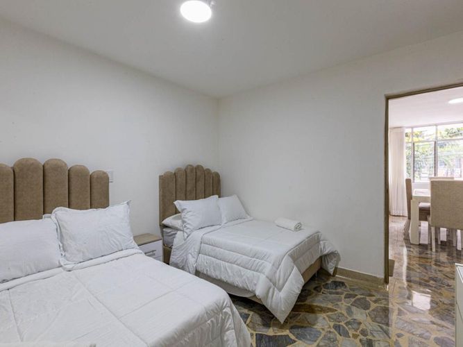 Casa de 5 alcobas en venta en Estadio, Medellín, 197 m² · foto 12 de 24