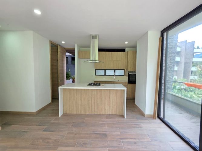 Apartamento de 3 alcobas en venta en Loma Del Escobero, Envigado, 163 m² · foto 3 de 20