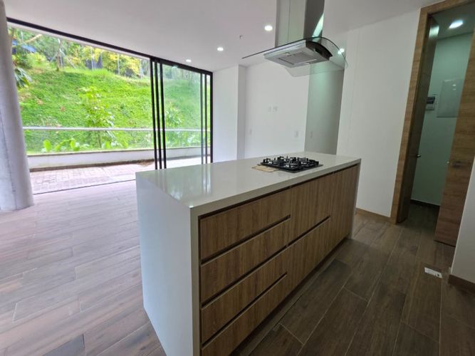 Apartamento de 3 alcobas en venta en Loma Del Escobero, Envigado, 163 m² · foto 6 de 20