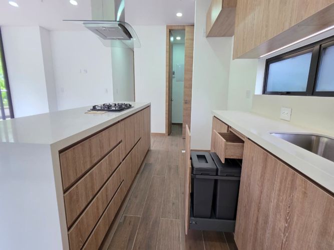 Apartamento de 3 alcobas en venta en Loma Del Escobero, Envigado, 163 m² · foto 7 de 20