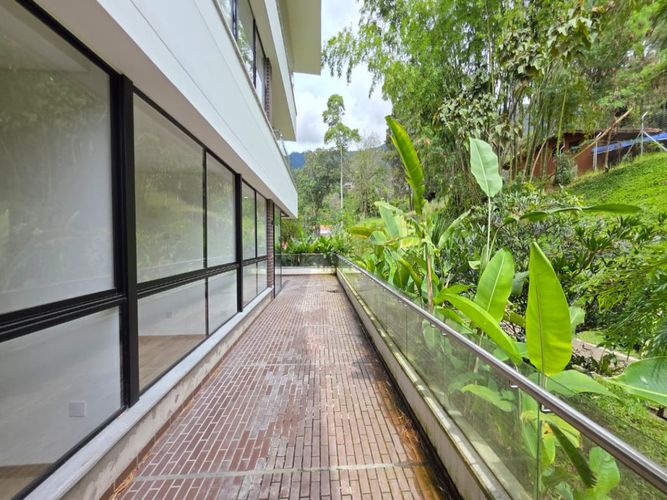 Apartamento de 3 alcobas en venta en Loma Del Escobero, Envigado, 163 m² · foto 9 de 20