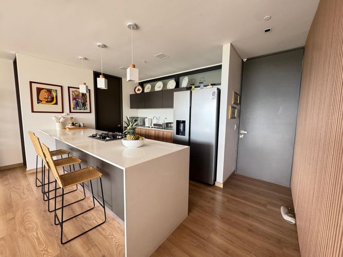 Apartamento de 1 alcoba en venta en Altos Del Poblado, Medellín, 87 m² · foto 2 de 20