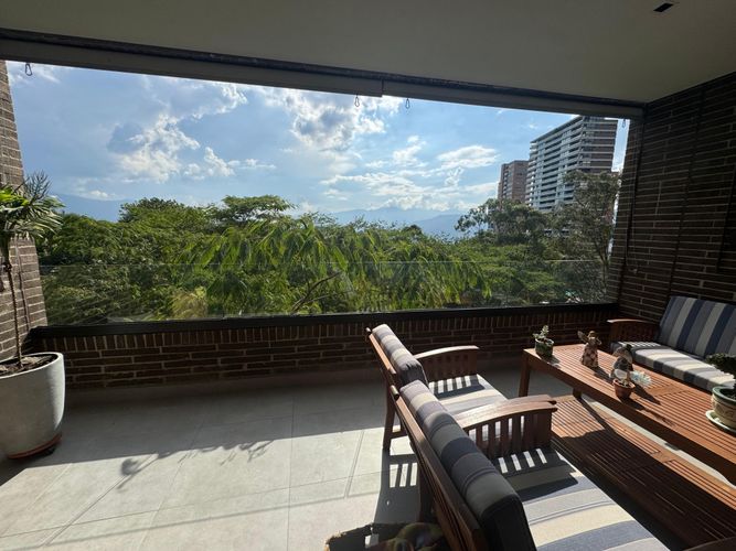 Apartamento de 1 alcoba en venta en Altos Del Poblado, Medellín, 87 m² · foto 10 de 20