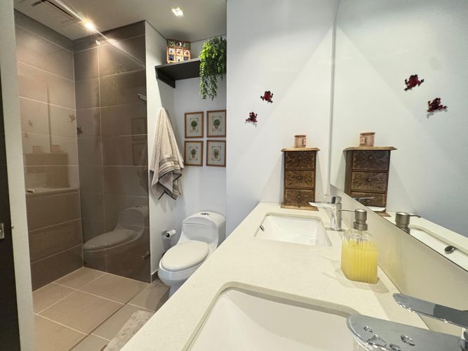 Apartamento de 1 alcoba en venta en Altos Del Poblado, Medellín, 87 m² · foto 18 de 20
