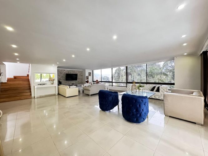 Casa de 4 alcobas en venta en Los Balsos, Medellín, 476 m² · foto 3 de 24