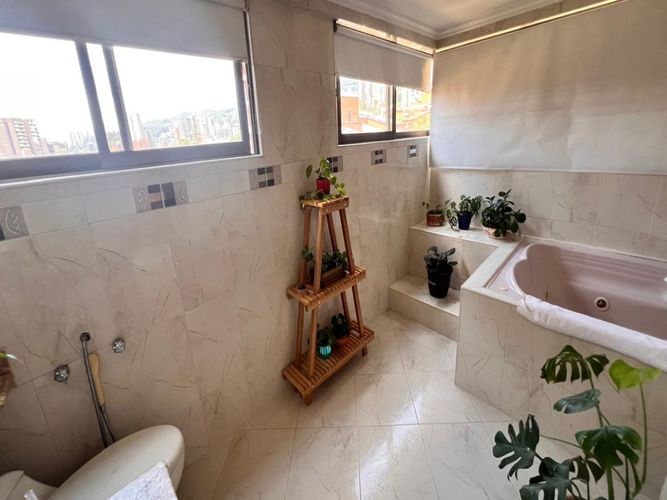 Apartamento de 4 alcobas en venta en El Poblado, Medellín, 265 m² · foto 20 de 20
