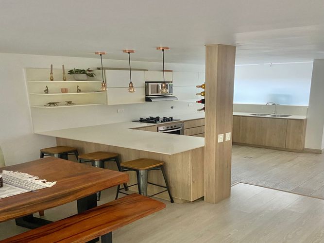 Casa de 4 alcobas en venta en Los Balsos, Medellín, 337 m² · foto 2 de 8