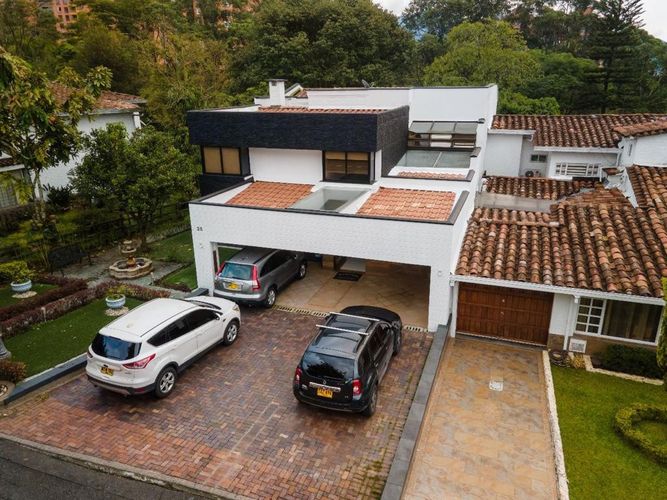 Casa de 4 alcobas en venta en El Campestre, Medellín, 400 m² · foto 3 de 9