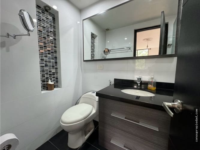 Apartamento de 3 alcobas en venta en El Diamante No. 2, Medellín, 101 m² · foto 6 de 12