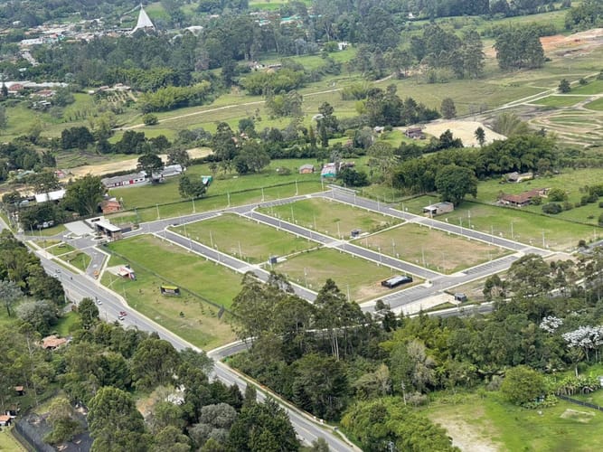 Lote en venta en Rionegro, 168 m² · foto 2 de 8