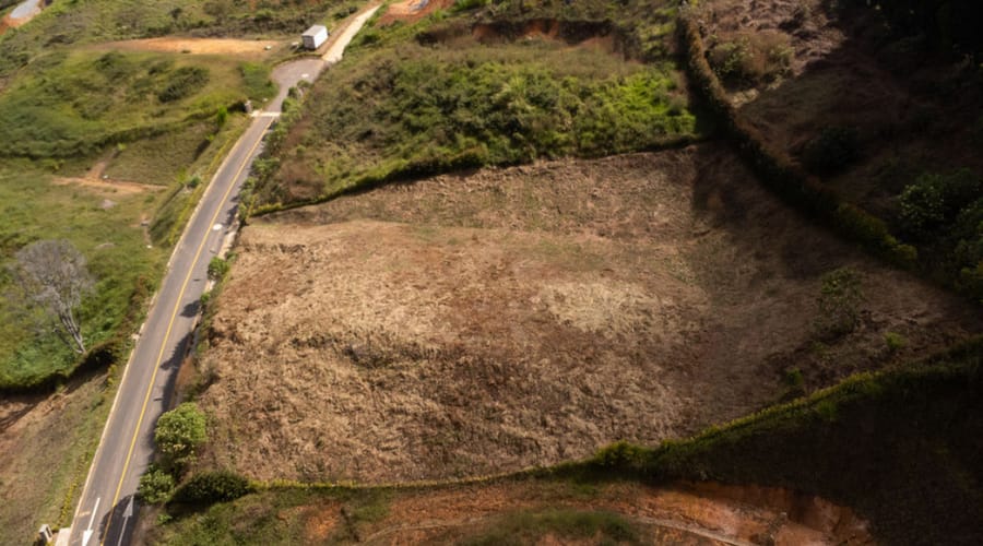 Lote en venta en La Mosquita, Guarne, 2216 m² · foto 3 de 5