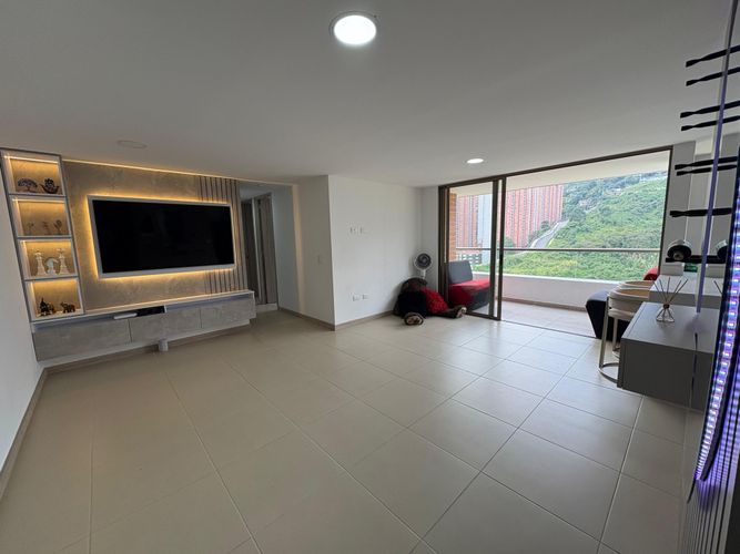 Apartamento de 3 alcobas en venta en Mayorca, Sabaneta, 85 m² · foto 2 de 24