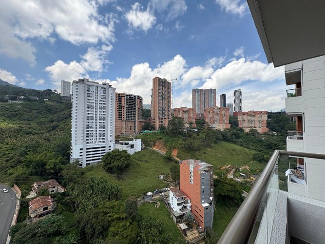 Apartamento de 3 alcobas en venta en Mayorca, Sabaneta, 85 m² · foto 8 de 24