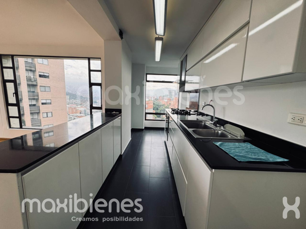 Apartamento en arriendo en Castropol, Medellín · foto 2 de 17