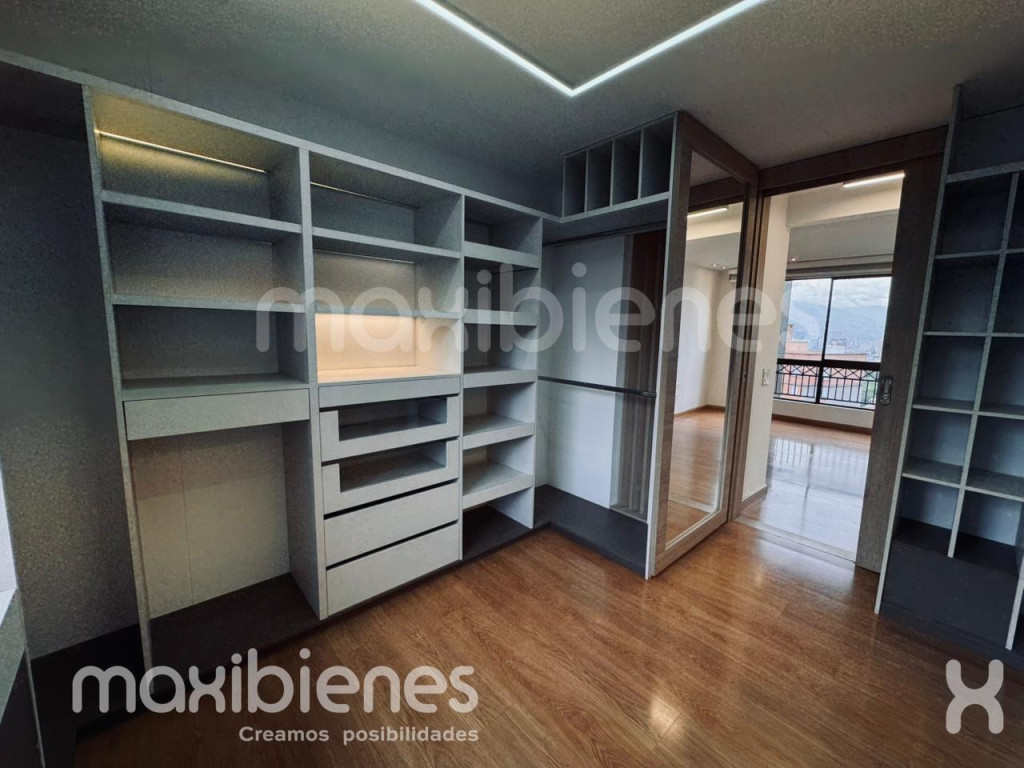 Apartamento en arriendo en Castropol, Medellín · foto 13 de 17