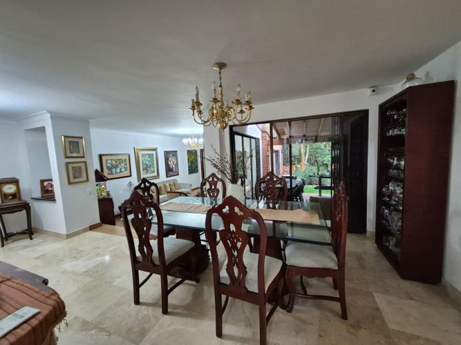 Casa de 4 alcobas en venta en El Diamante No. 2, Medellín, 318 m² · foto 10 de 24