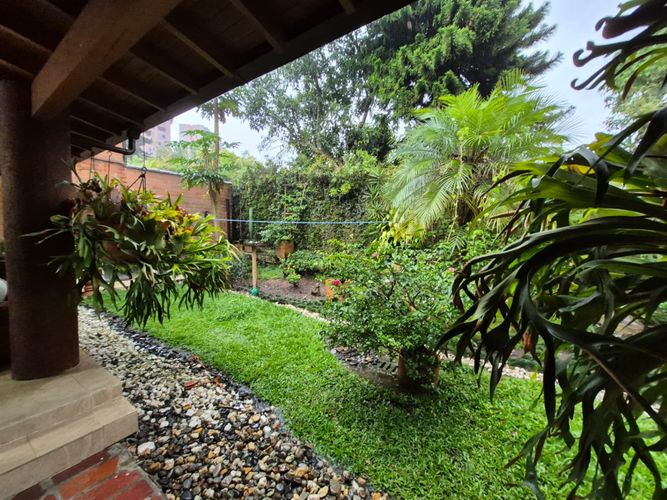 Casa de 4 alcobas en venta en El Diamante No. 2, Medellín, 318 m² · foto 12 de 24