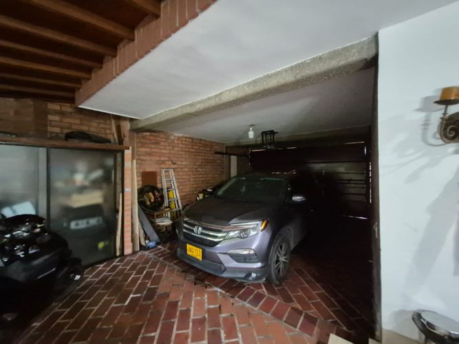 Casa de 4 alcobas en venta en El Diamante No. 2, Medellín, 318 m² · foto 13 de 24