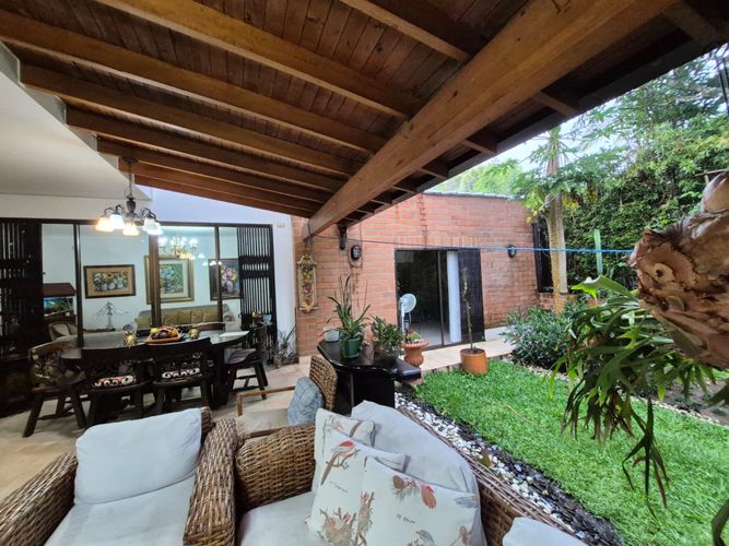 Casa de 4 alcobas en venta en El Diamante No. 2, Medellín, 318 m² · foto 14 de 24