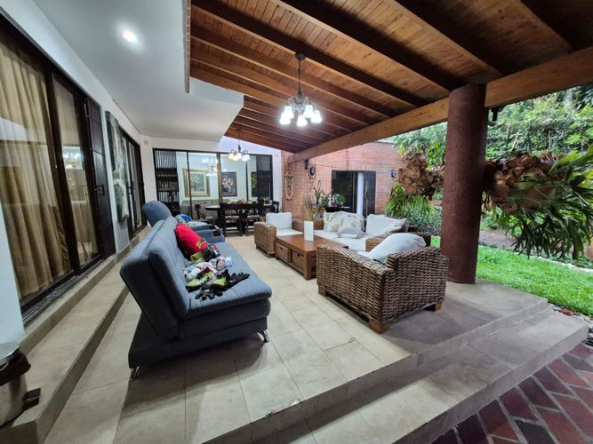 Casa de 4 alcobas en venta en El Diamante No. 2, Medellín, 318 m² · foto 15 de 24