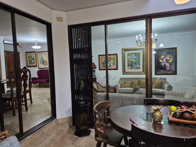 Casa de 4 alcobas en venta en El Diamante No. 2, Medellín, 318 m² · foto 17 de 24