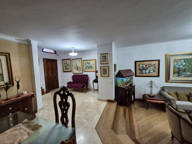 Casa de 4 alcobas en venta en El Diamante No. 2, Medellín, 318 m² · foto 21 de 24