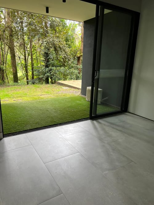 Oficina en arriendo en Loma Del Chocho, Envigado, 47 m² · foto 2 de 8