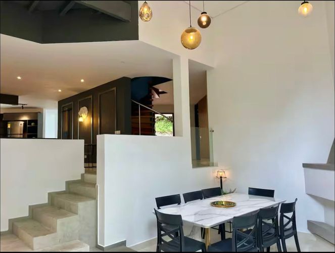 Casa de 5 alcobas en venta en El Tesoro, Medellín, 260 m² · foto 4 de 10