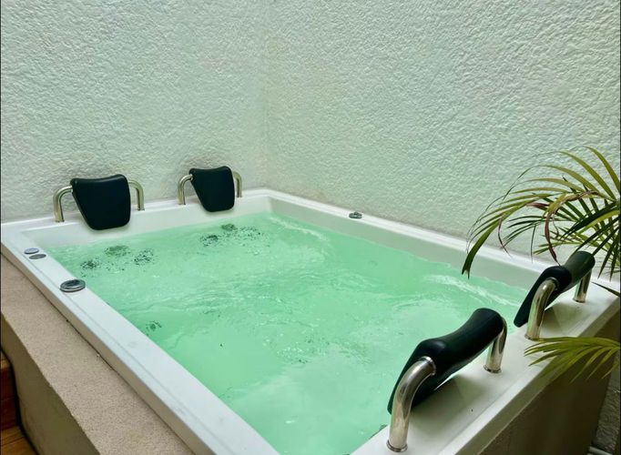 Casa de 5 alcobas en venta en El Tesoro, Medellín, 260 m² · foto 6 de 10