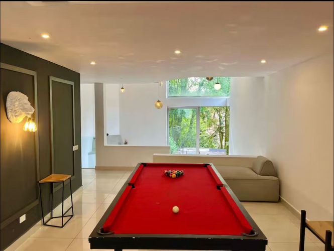 Casa de 5 alcobas en venta en El Tesoro, Medellín, 260 m² · foto 9 de 10