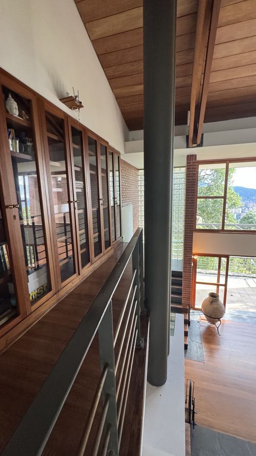 Casa de 5 alcobas en venta en El Poblado, Medellín, 750 m² · foto 2 de 18