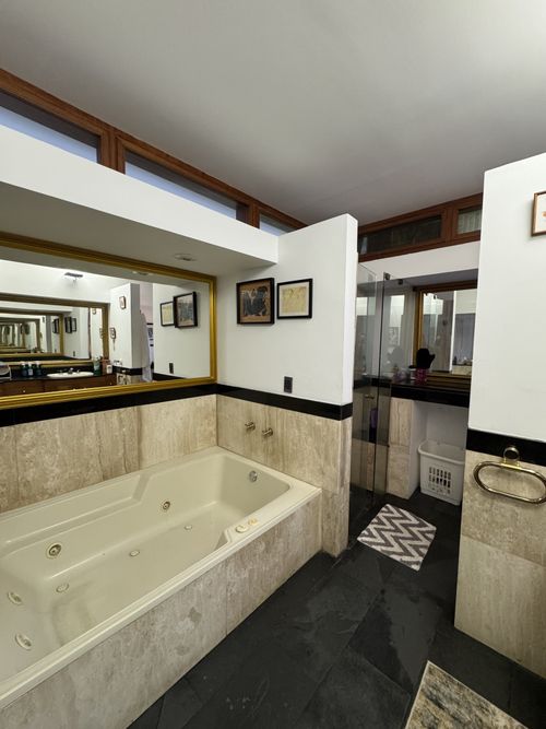 Casa de 5 alcobas en venta en El Poblado, Medellín, 750 m² · foto 15 de 18
