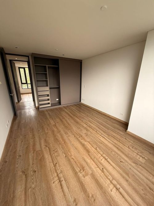Apartamento de 2 alcobas en venta en Los Naranjos, Medellín, 105 m² · foto 9 de 13
