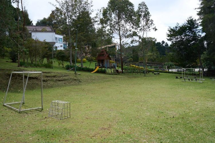 Casa de 6 alcobas en venta en San Diego, Medellín, 900 m² · foto 3 de 16