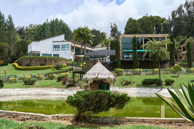 Casa de 6 alcobas en venta en San Diego, Medellín, 900 m² · foto 5 de 16