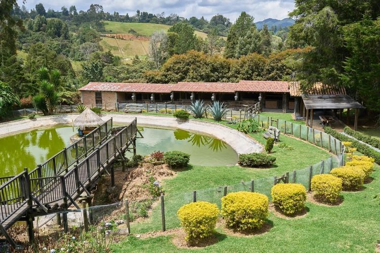 Casa de 6 alcobas en venta en San Diego, Medellín, 900 m² · foto 10 de 16