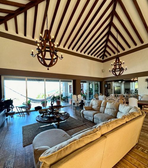 Casa de 5 alcobas en venta en Bolivariana, Medellín, 776 m² · foto 8 de 24