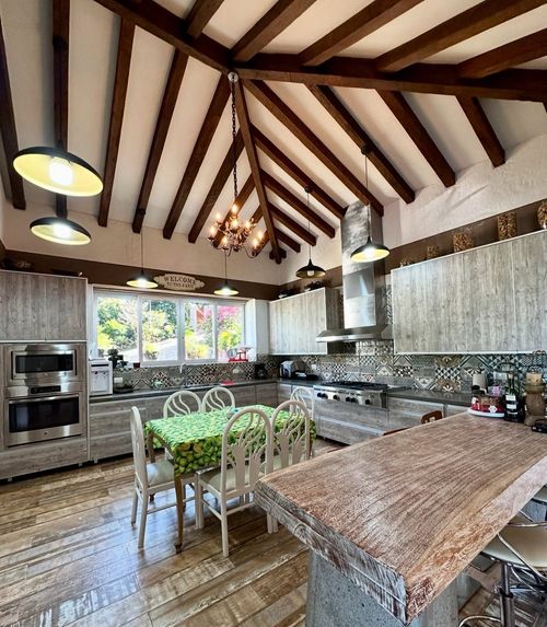 Casa de 5 alcobas en venta en Bolivariana, Medellín, 776 m² · foto 12 de 24
