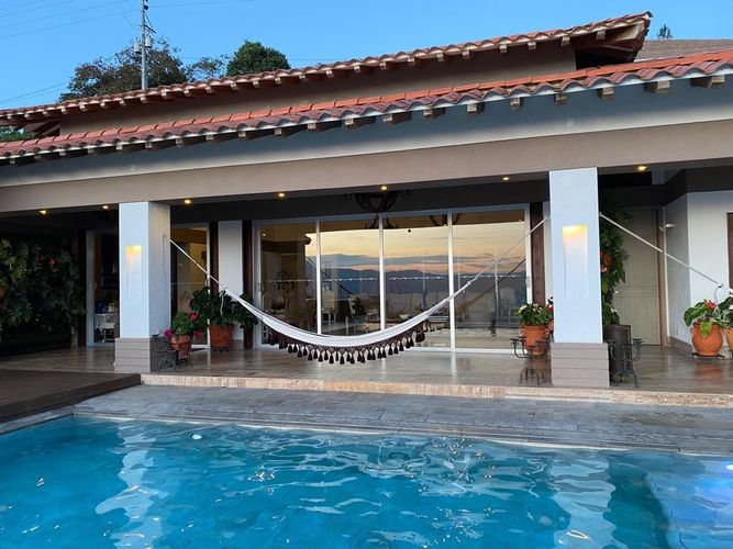 Casa de 5 alcobas en venta en Bolivariana, Medellín, 776 m² · foto 22 de 24
