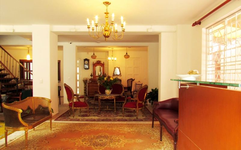 Casa de 11 alcobas en venta en Chapinero Alto, Bogotá, 572 m² · foto 2 de 22