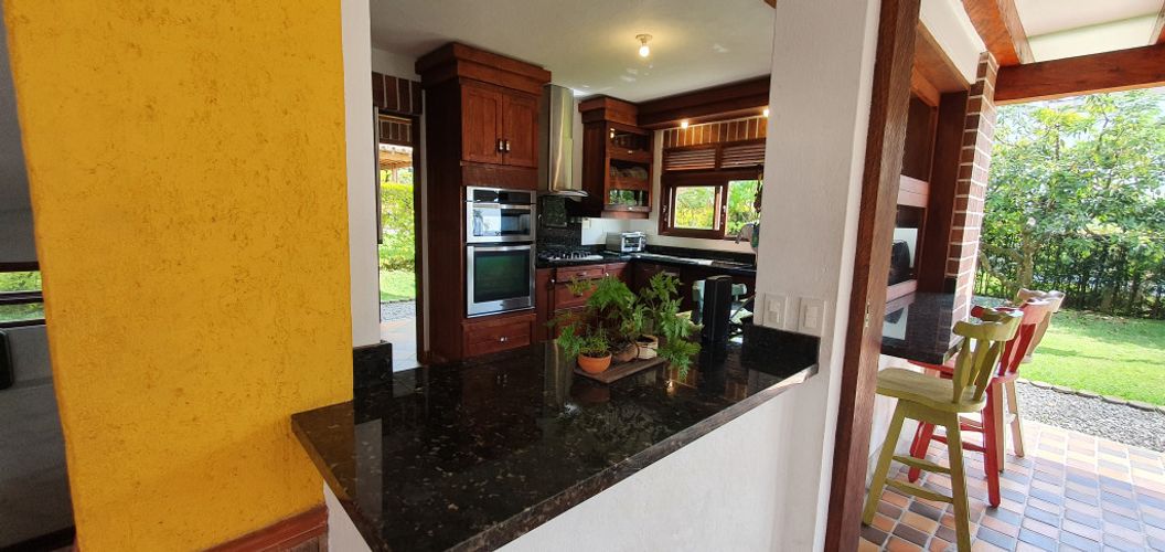 Casa de 3 alcobas en venta en Centro, La Estrella, 320 m² · foto 4 de 24
