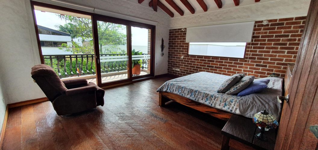 Casa de 3 alcobas en venta en Centro, La Estrella, 320 m² · foto 5 de 24